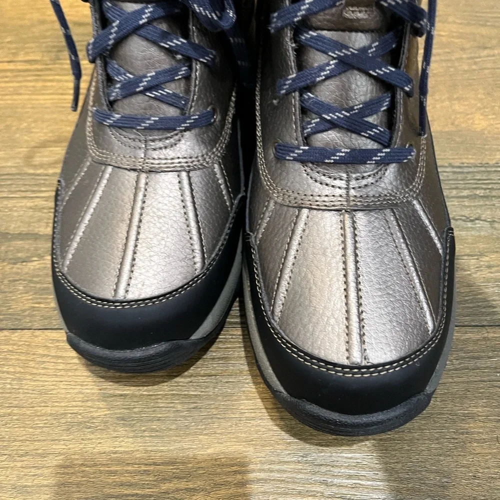 Clark’s Mazlyn Arctic‎ Pewter Leather Snow Boots with Faux Fur  Sz. 7.5